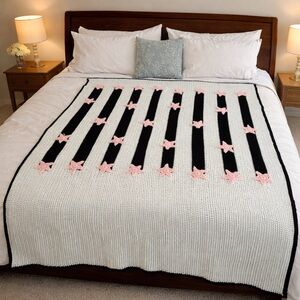 Handmade White, Black & Pink Star-Accent Knit Bed Throw 96x60”